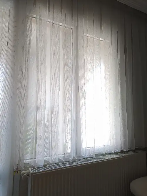 1702281