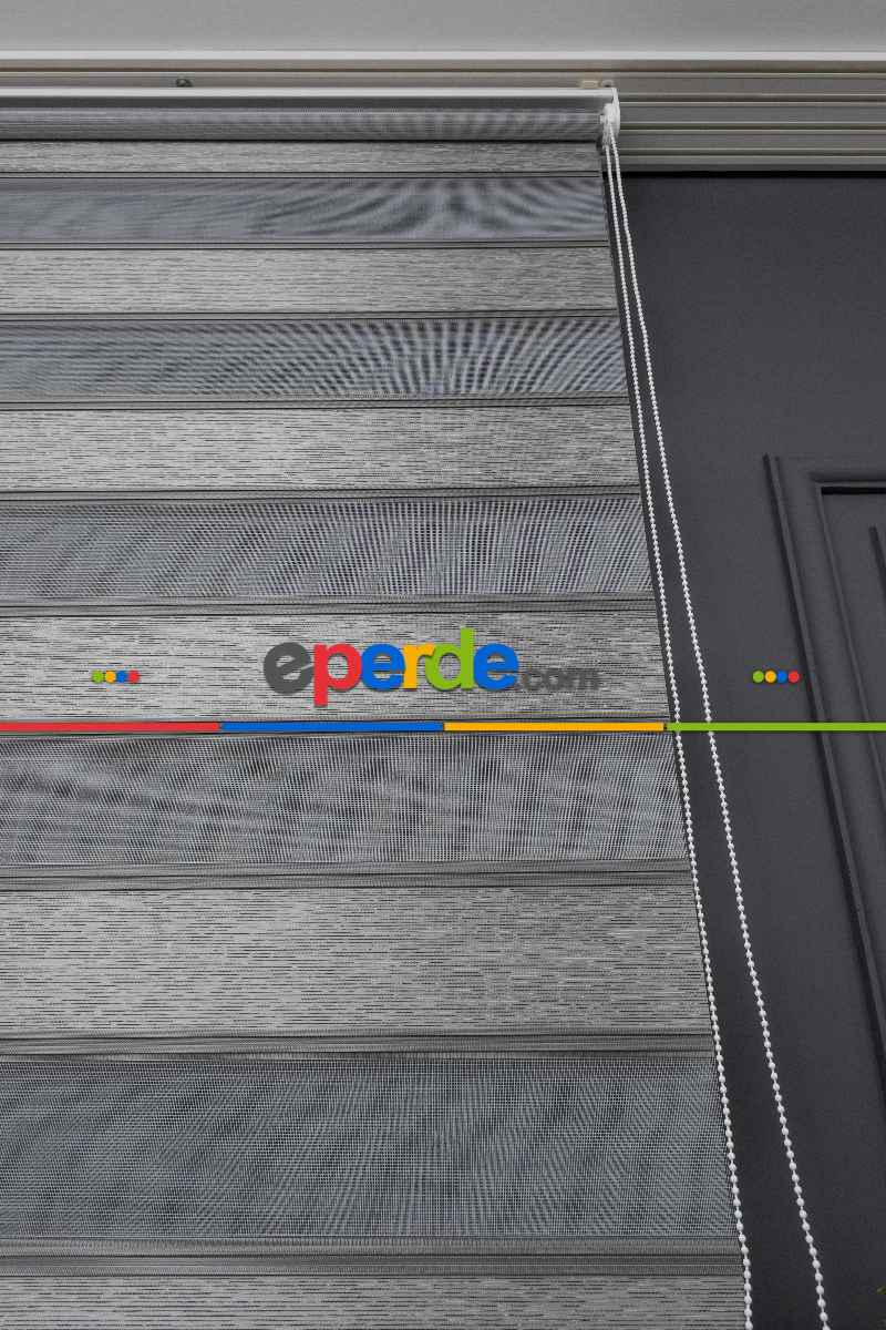 Oturma Odası - Gri Zebra Perde - Yarım Plise - Geniş Pileli Zebra Perde