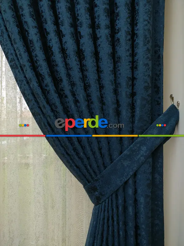 Yatak Odası - Lacivert Rengi Kendinden Desenli Jakar Fon Perde (285 En)- Lacivert