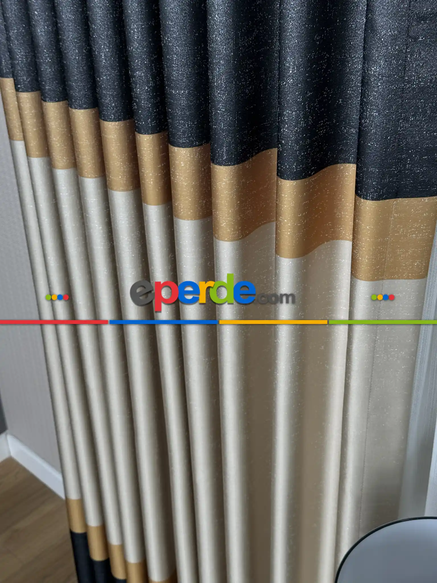 Oturma Odası - Koyu Antrasit Gri Turuncu Krem Jakar Dokuma Fon Perde, Parlak Zemin