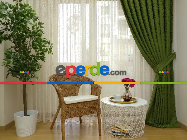 Çimen Yeşili Kendinden Desenli Jakar Fon Perde (285 En)- Yeşil