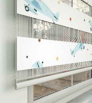 Uçak Desenli Baskılı Zebra Perde- Çok Renkli