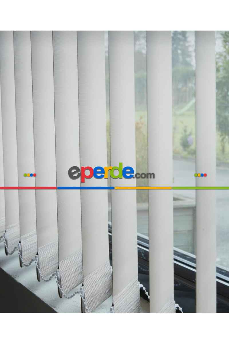 Beyaz Dikey Kumaş Perde