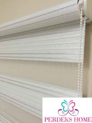 Pliseli Zebra Perde Gri Şeritli- Beyaz