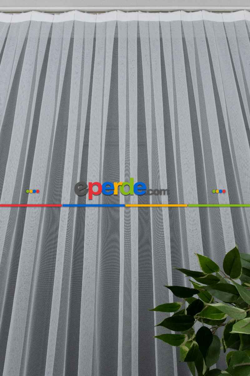 Grek Zemin Üzerine Eteği Kabartma Nakış İşlemeli Tül Perde Ekru