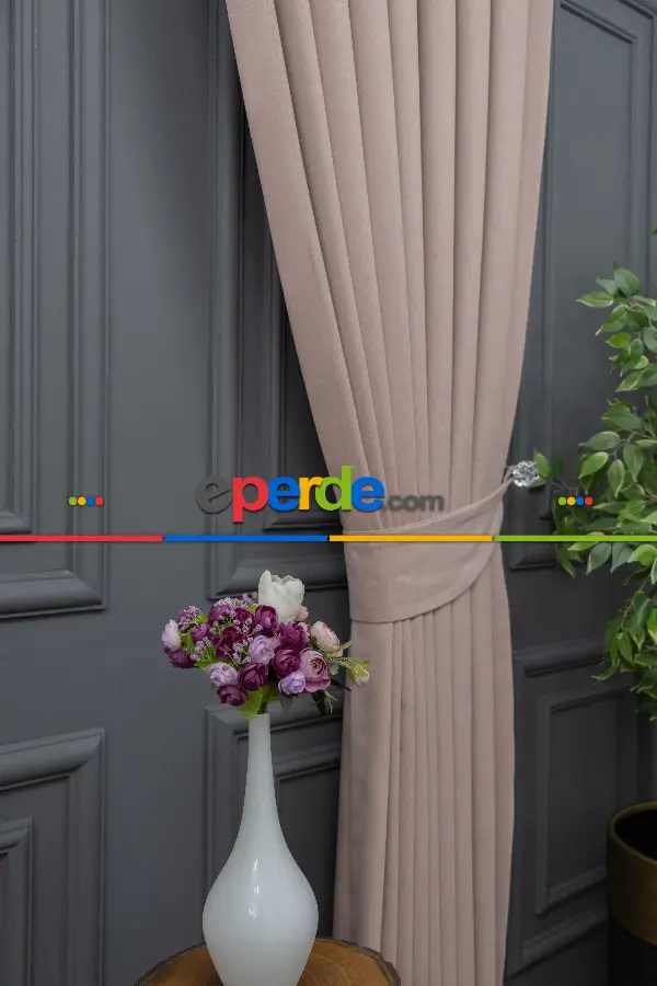 Pudra Pembesi Düz Fon Perde En Dökümlü Fon Perde