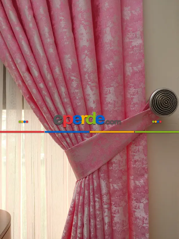 Pembe Renk Jakar Desenli Fon Perde- Şeker Pembe