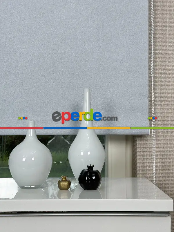 Salon Parlak Gümüş Gri Stor Perde, Standart Metal Kasalı Yüksek Kalite Kornişe Kolay Montaj Seçenekli