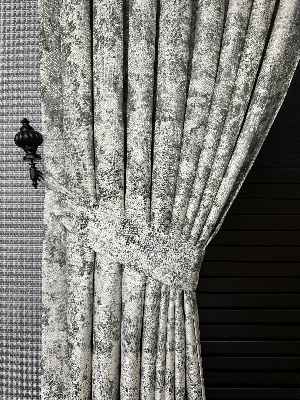 Patinedesenli Bej Yeşil Desenli Jakar Fon Perde (285 En)- Yeşil