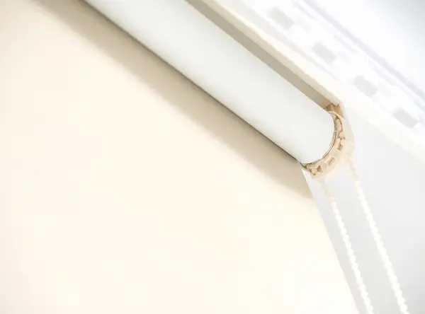 Brillant Ekru Etek Dilimli Stor Perde- Ekru