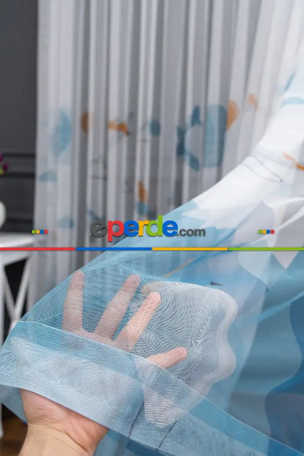 Erkek Çocuk Odası Tül Perde - Petek Zemin Mavi Turuncu Renkli Uçan Balon Desenli Grek Baskılı Tül Perde