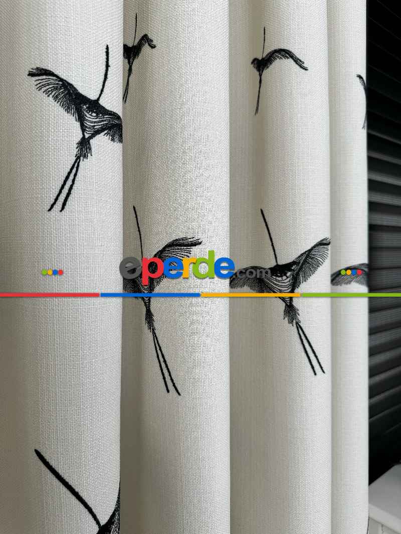 Ekru Siyah Kuş Desenli Nakışlı Keten Fon Perde Premium Kalite Serisidir, Kuş Gözü, Rustik Perde İçin Kapsül Ve Boruya Geçme Dikiş Seçeneği, Amerikan Pile Seçeneği Vardır.