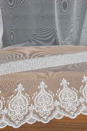 Grek Zemin Üzerine Eteği Kabartma Nakış İşlemeli Tül Perde Ekru