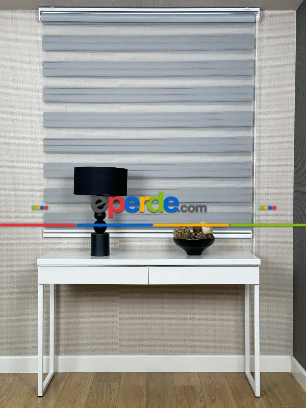 Genç Odası Gri Pliseli Bambu Zebra Perde, Standart Metal Kasalı Yüksek Kalite Kornişe Kolay Montaj Seçenekli