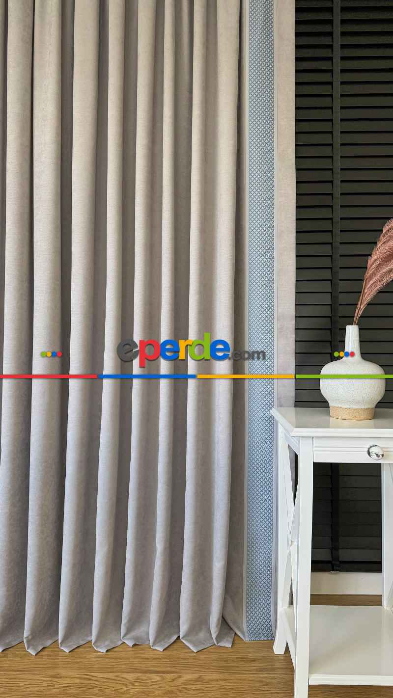 Bej Rengi Fon Perde - Mavi Dikey Bordürlü Fon Perde - Fon Rengi Bej Rengidir.