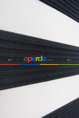 Siyah Geniş Pliseli Zebra Perde- Siyah