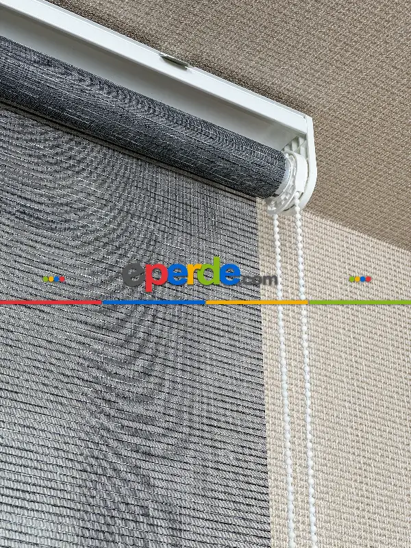 Salon Siyah Çizgili Tül Stor Perde, Standart Metal Kasalı Yüksek Kalite Kornişe Kolay Montaj Seçenekli