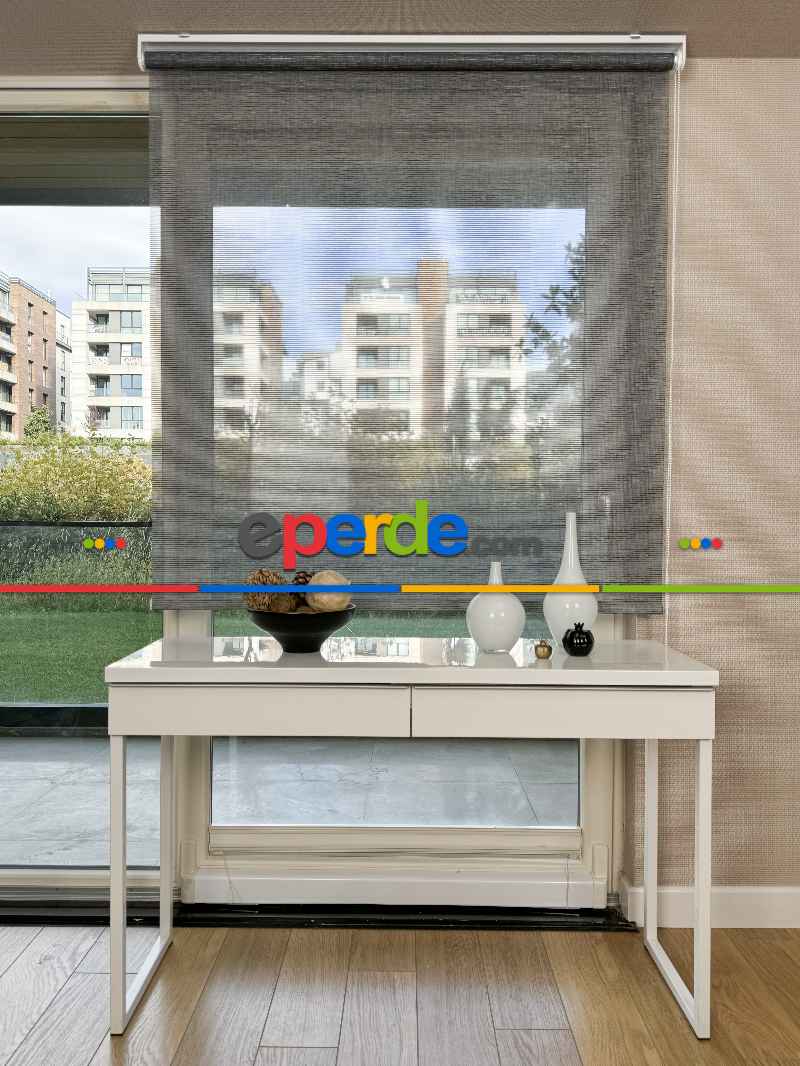 Siyah Çizgili Tül Stor Perde, Standart Metal Kasalı Yüksek Kalite Kornişe Kolay Montaj Seçenekli