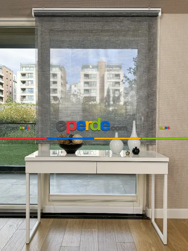 Salon Siyah Çizgili Tül Stor Perde, Standart Metal Kasalı Yüksek Kalite Kornişe Kolay Montaj Seçenekli