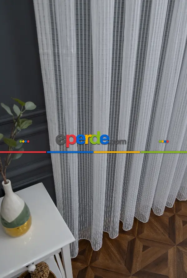 Salon - Mini Kare Gold Altın Tasarım Sırma Çizgili Tül