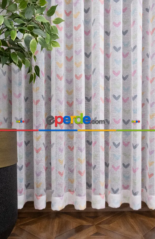 Renkli Kalpler Desenli Keten Zemin Baskılı Tül Perde - Kız Çocuk Odası