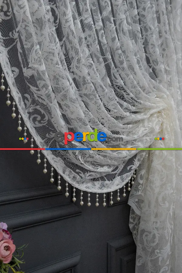 Beyaz Sarmaşık Desen Tül Kruvaze Yanki Tül