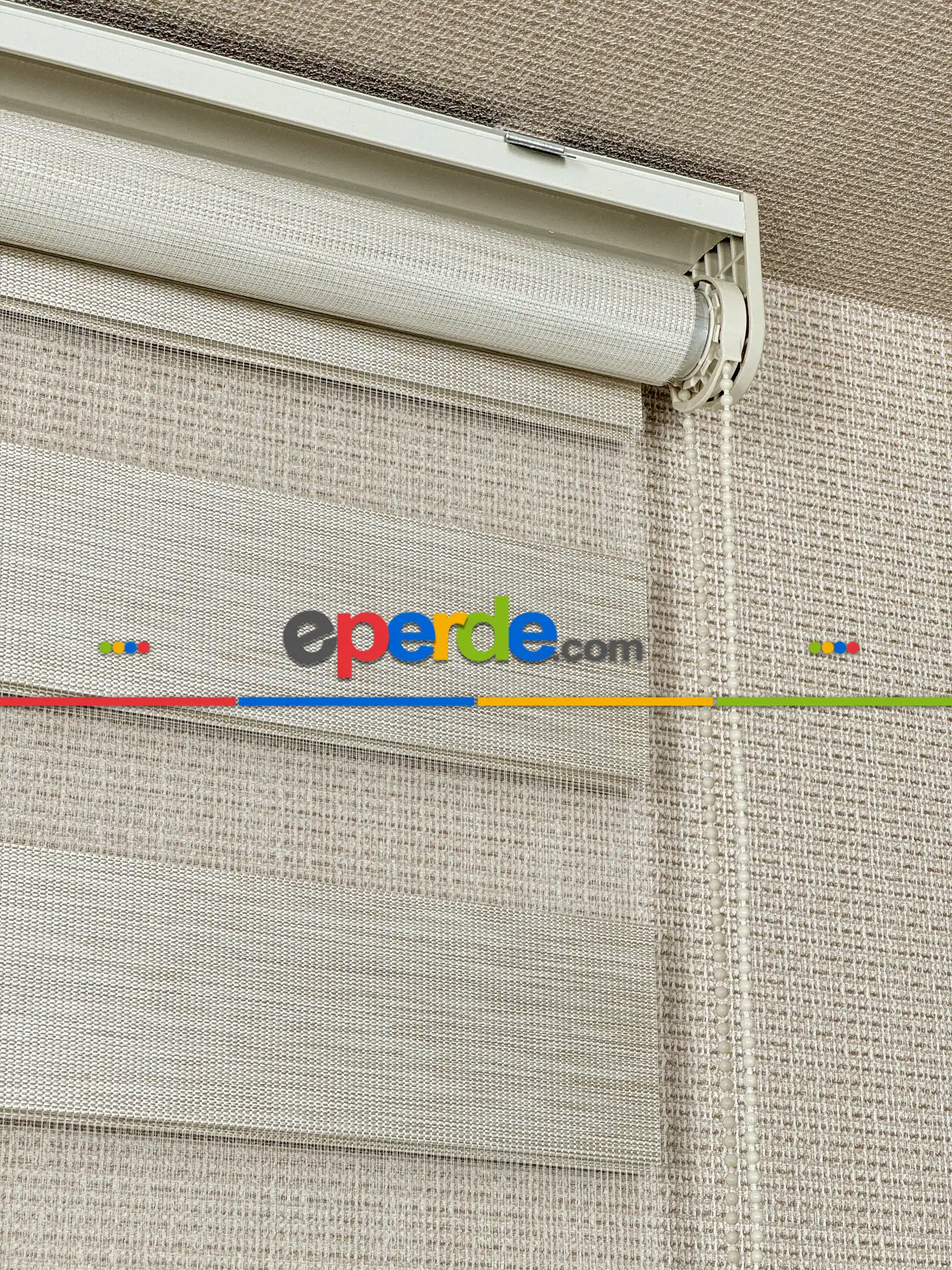 Yatak Odası Bej Bambu Zebra Perde, Standart Metal Kasalı Yüksek Kalite Kornişe Kolay Montaj Seçenekli