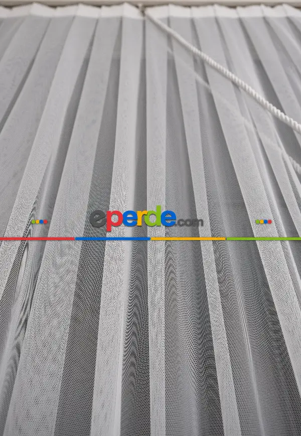 Yatak Odası - Grek Yalancı Kruvaze - Tülden Fon - Halat İle Yana Toplamalı Tül - Aksesuar İlave Ücretlidir - Çift Veya Tek Kanat - Kurşunlu Tül