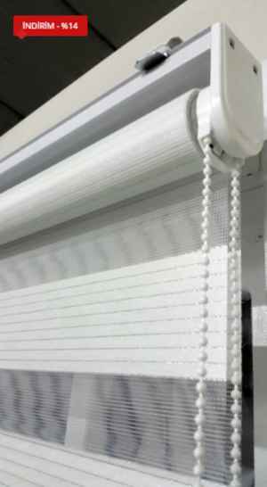 Oturma Odası - Beyaz Bambu Simli Zebra Perde- Beyaz-gümüş Simli