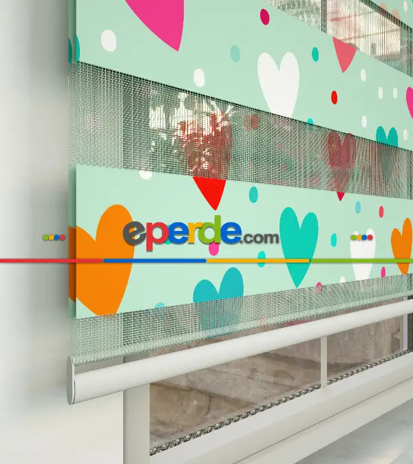 Kalp Desenli Baskılı Zebra Perde- Çok Renkli