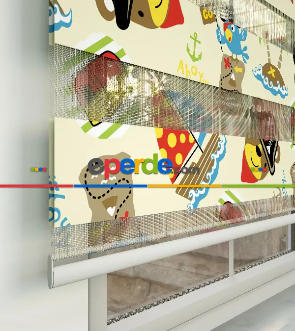 Bebek Odası Zebra Perde - Denizci Baskılı Zebra Perde- Mavi-Kırmızı-Beyaz-Hardal Sarısı