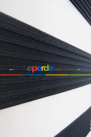 Siyah Geniş Pliseli Zebra Perde- Siyah