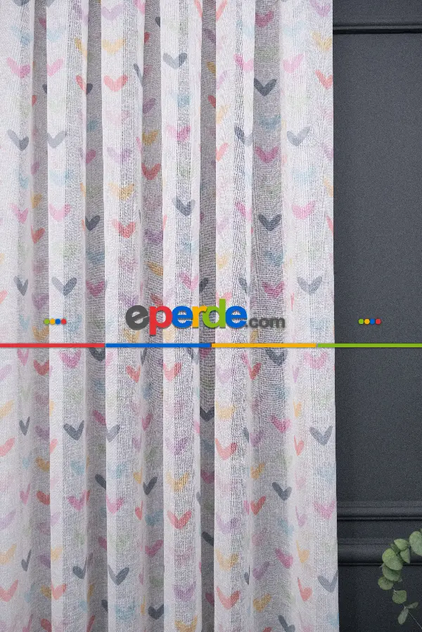Renkli Kalpler Desenli Keten Zemin Baskılı Tül Perde - Kız Çocuk Odası