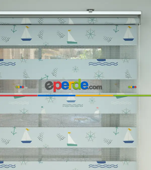 Gemi Desen Baskılı Zebra Perde- Çok Renkli