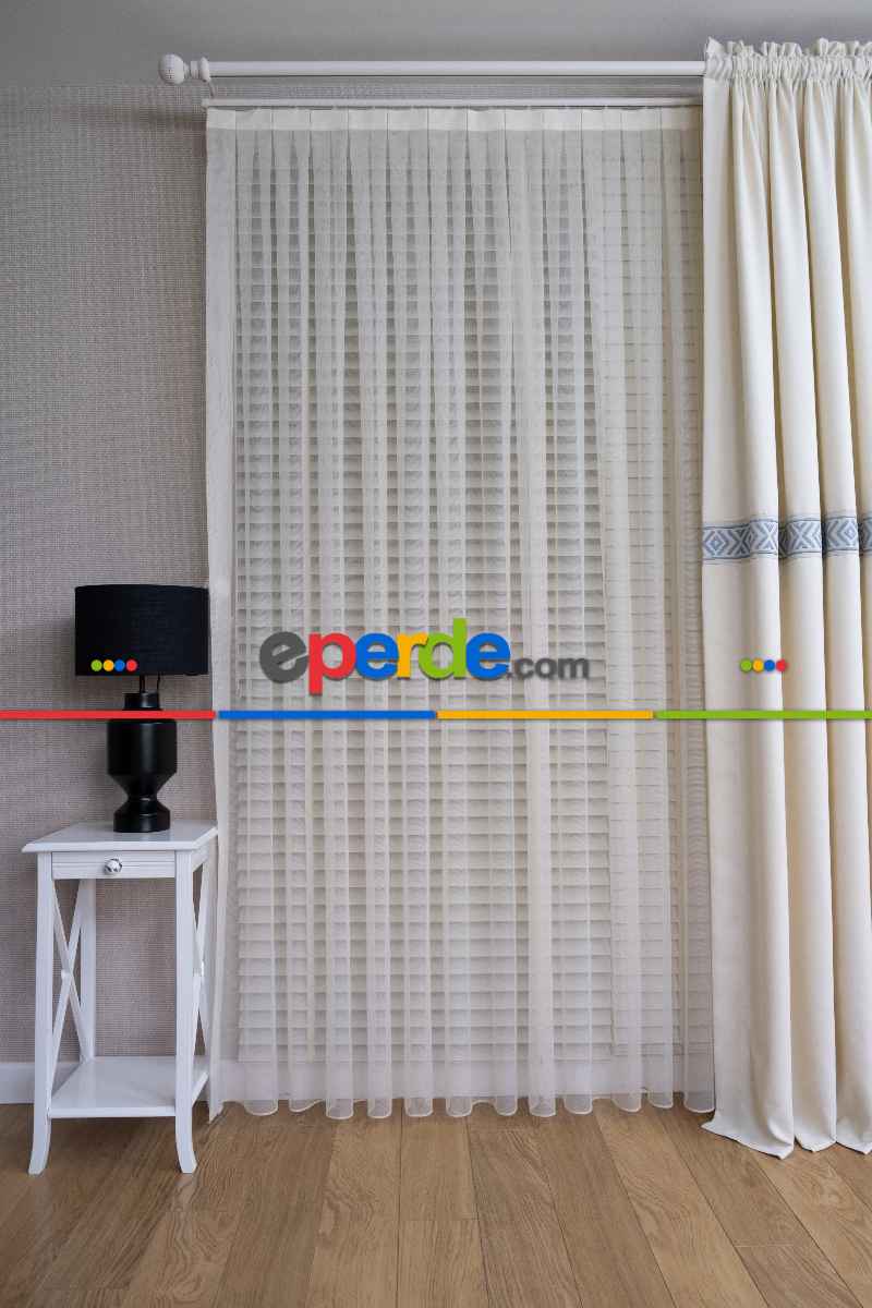 Krem Fon Perde - Mavi Dokuma Bordür Desenli - Ürün Videosu Vardır Açıklama Kısmında.