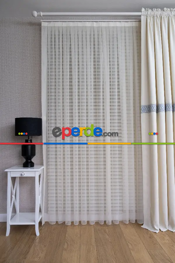 Krem Fon Perde - Mavi Dokuma Bordür Desenli - Ürün Videosu Vardır Açıklama Kısmında.