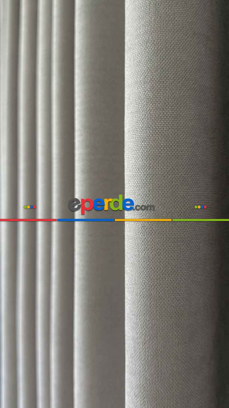 Bej Rengi Fon Perde - Mavi Dikey Bordürlü Fon Perde - Fon Rengi Bej Rengidir.