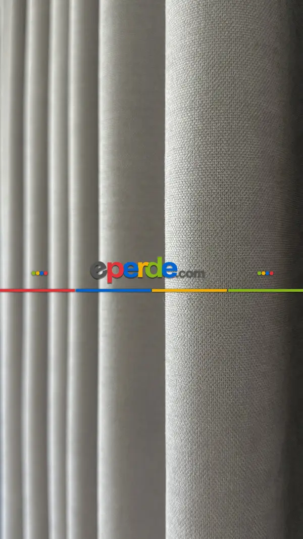 Bej Rengi Fon Perde - Mavi Dikey Bordürlü Fon Perde - Fon Rengi Bej Rengidir.