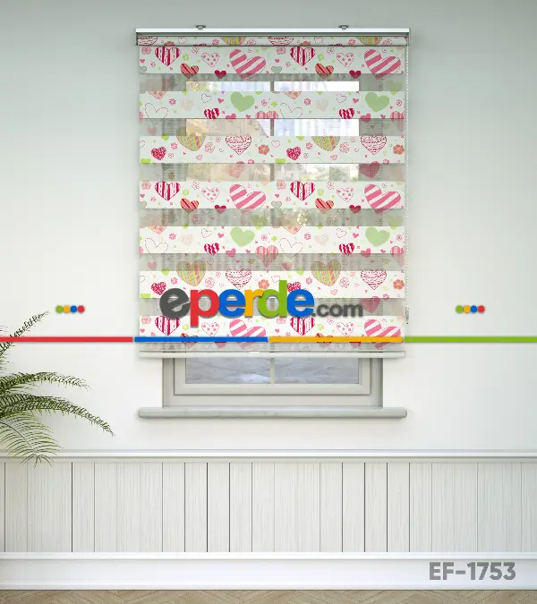 Kalp Desenli Baskılı Zebra Perde- Çok Renkli