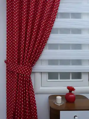 Metre İle Dikişsiz Kumaş Kırmızı Fon Perde Puanlı ( Leke Tutmaz )- Kırmızı