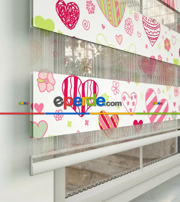 Kalp Desenli Baskılı Zebra Perde- Çok Renkli