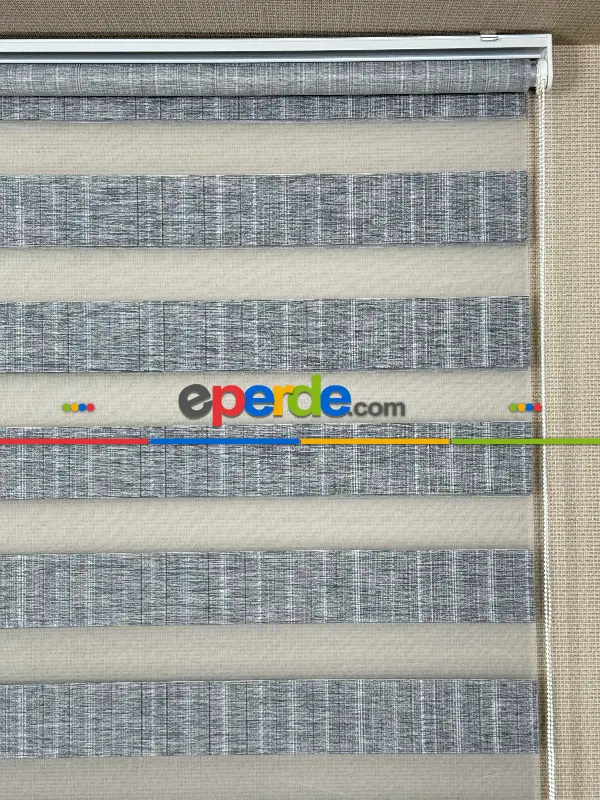 Genç Odası Gri Jakar Dokuma Zebra Perde, Standart Metal Kasalı Yüksek Kalite Kornişe Kolay Montaj Seçenekli