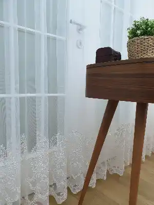 Etek Ucu Koordeneli Nakışlı Tül Perde- Ekru