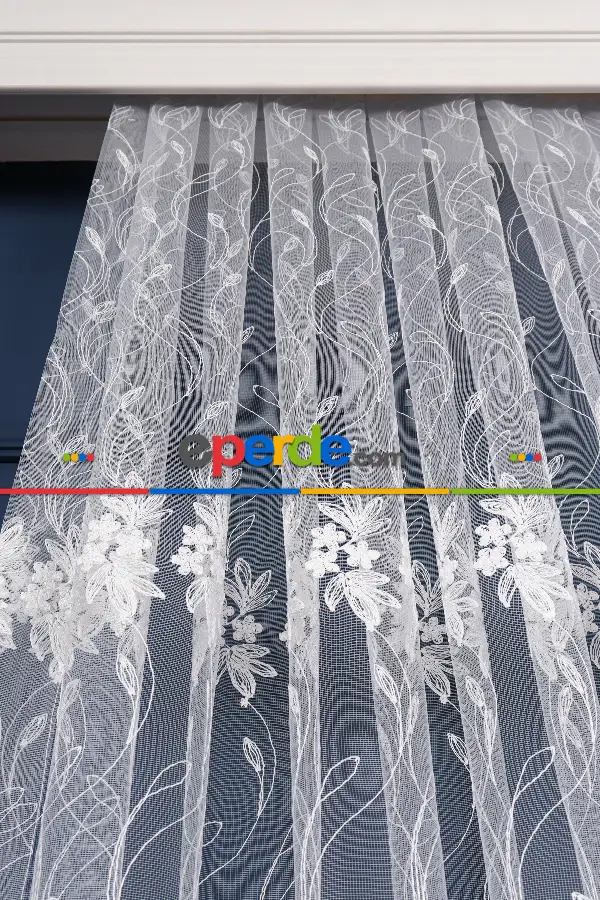 Salon Tül - Brode Işlemeli Sarmaşık Desen Tül Perde