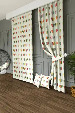 Dökümlü Kumaştan Renkli Kalpler Baskılı Fon Perde- Ekru-çok Renkli