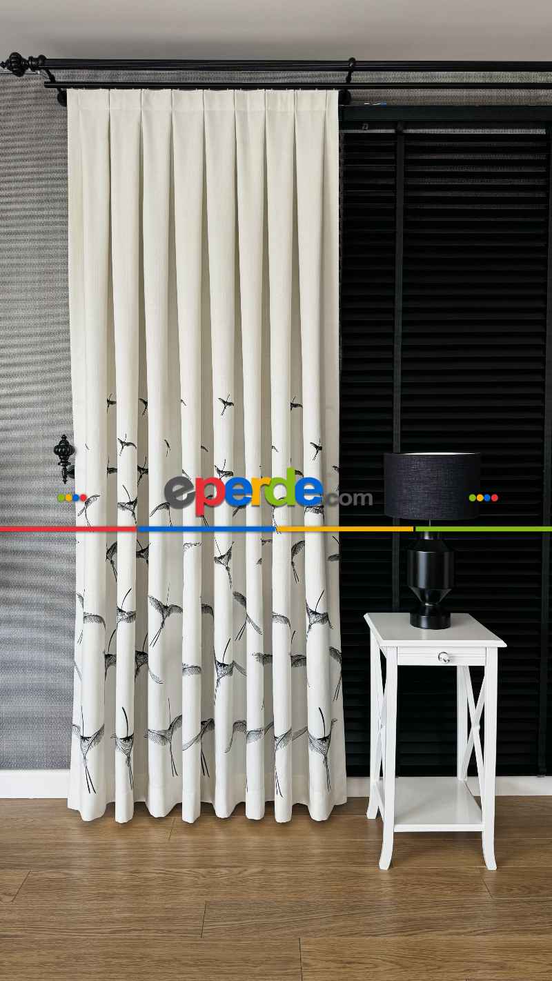 Ekru Siyah Kuş Desenli Nakışlı Keten Fon Perde Premium Kalite Serisidir, Kuş Gözü, Rustik Perde İçin Kapsül Ve Boruya Geçme Dikiş Seçeneği, Amerikan Pile Seçeneği Vardır.