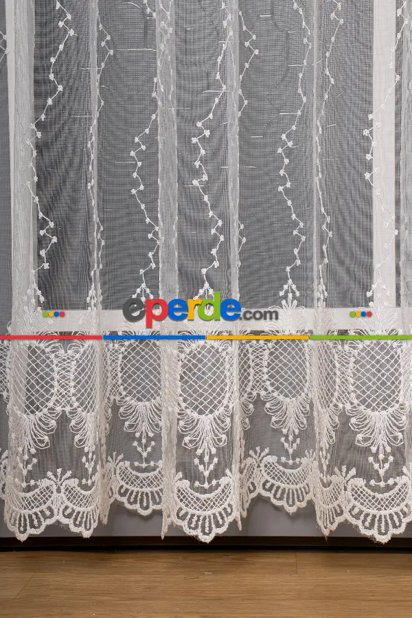 Yatak Odası - Brode Işlemeli Tül Perde