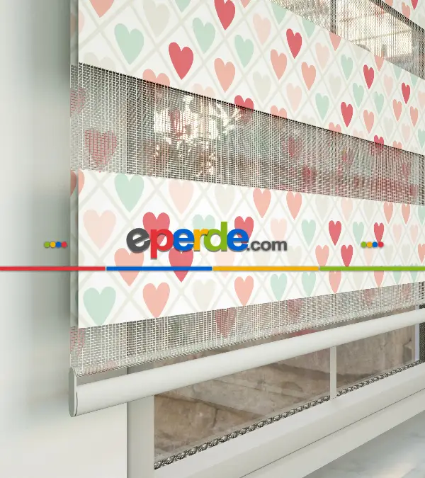 Bebek Odası Zebra -  Kalp Desenli Baskılı Zebra Perde- Çok Renkli