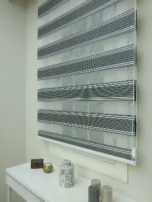Zebra Perde Stella Series 1.kalite Lux 1616- Siyah-Beyaz-Gümüş Simli