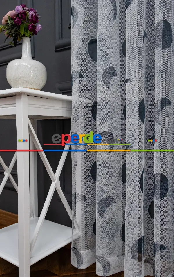 Hazır Ölçülü Petek Zemin Siyah Renkli Gezegenler Desenli Grek Baskılı Tül Perde